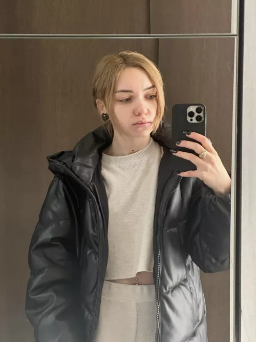 On my way to the street, weather is really good![f]