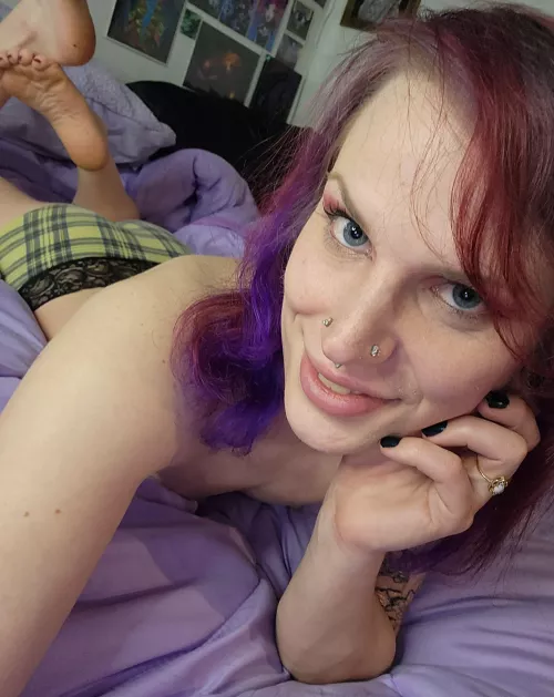 Painted nails with pretty eyes