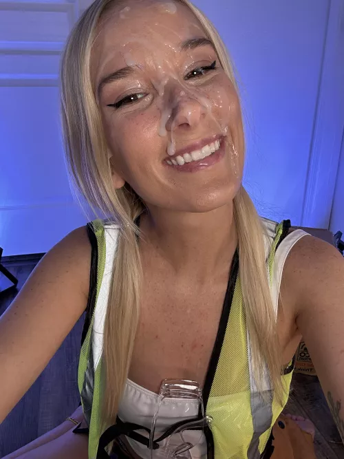 Will work 4 cum 🚧