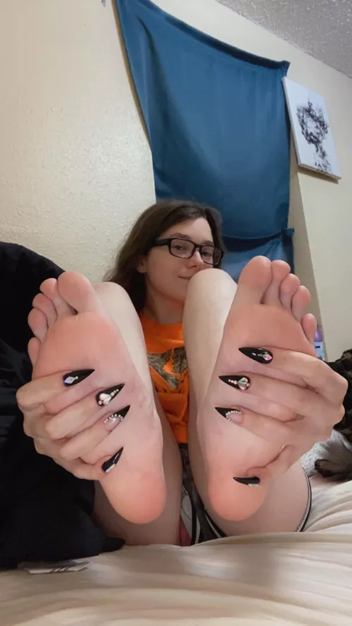 Worship me and my feet