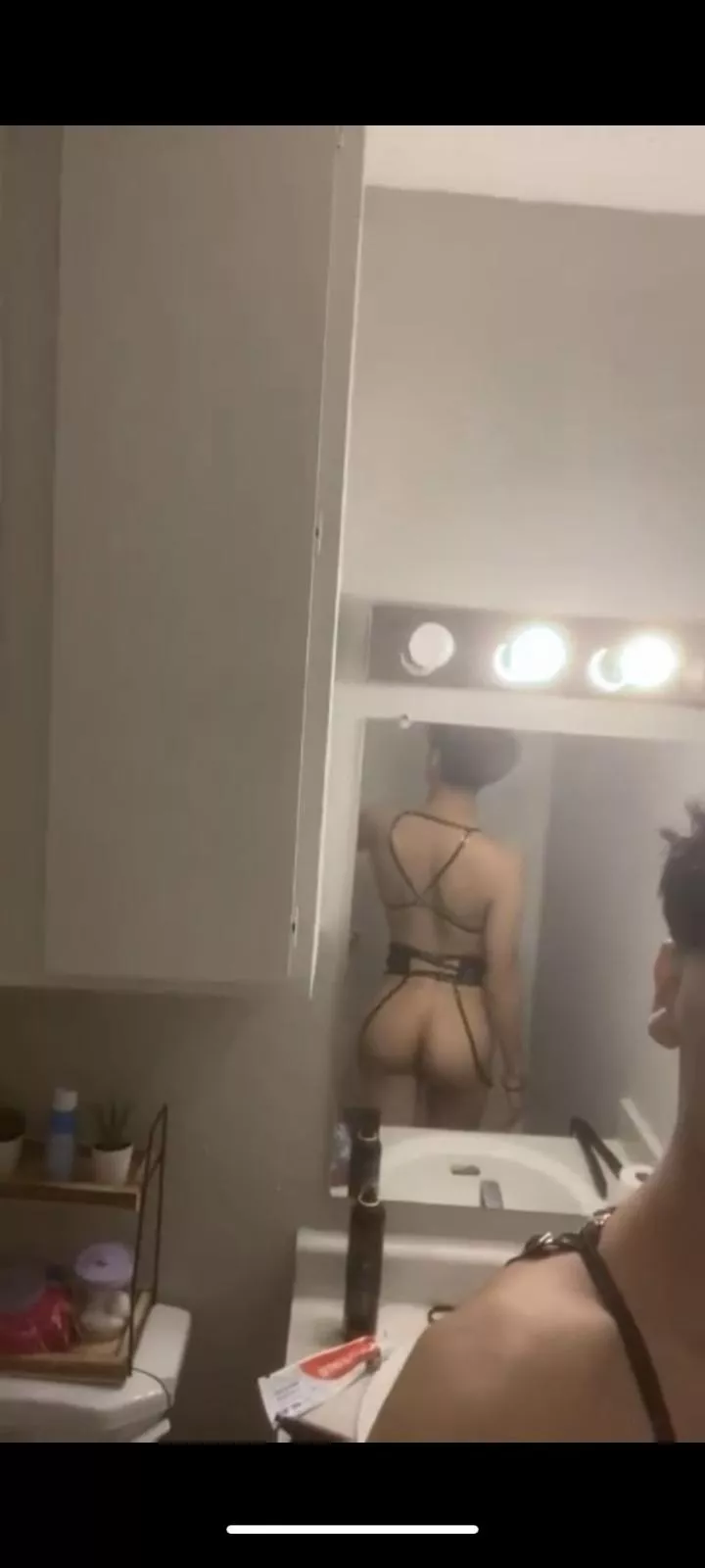 19 gay Latino with a fat ass bubble but wanting a hung dude or a athlete you can block me afterwards or it be longterm idc my snap is G4yn355