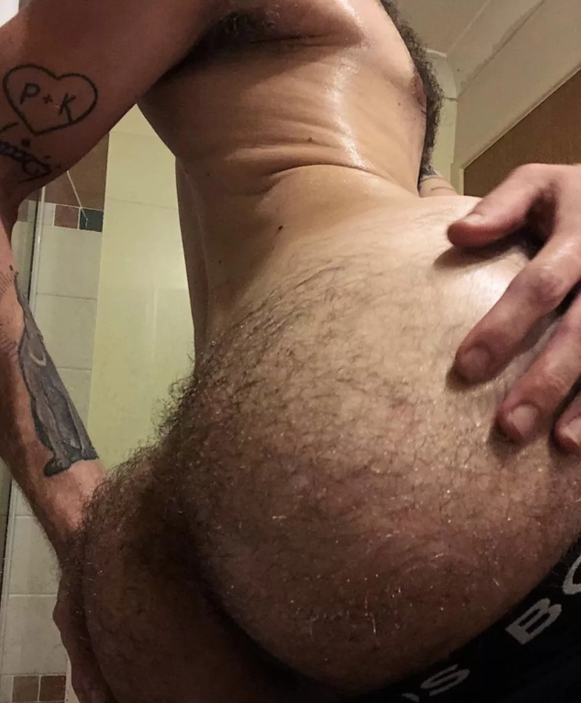25 LF hairy daddies DM