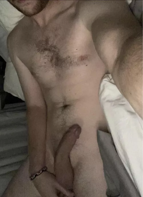 28 Looking for younger. Face+ m_cole001