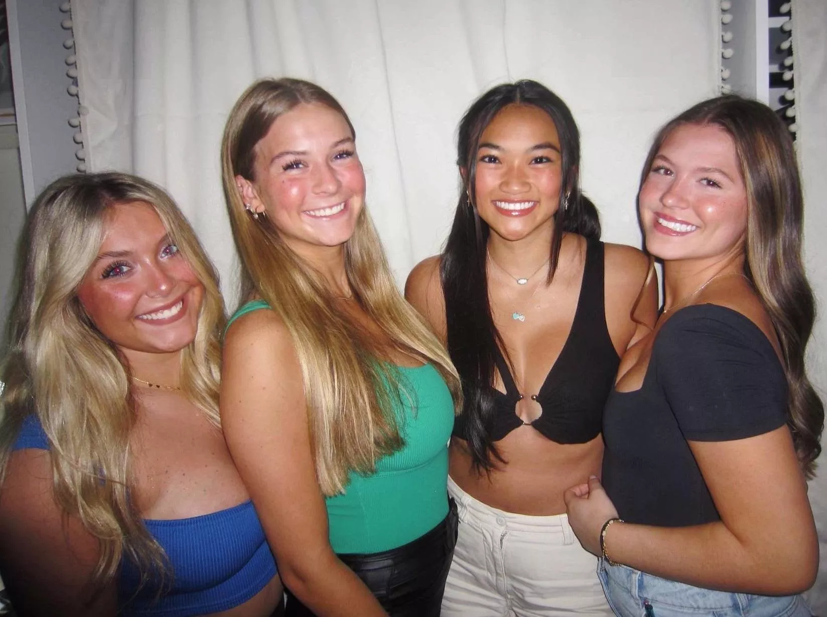 4 College Hotties