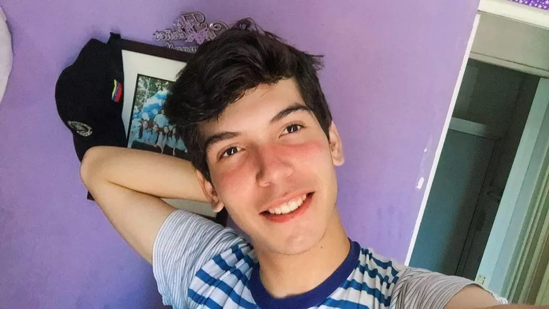 Am I cute? Be honest! 😃💗