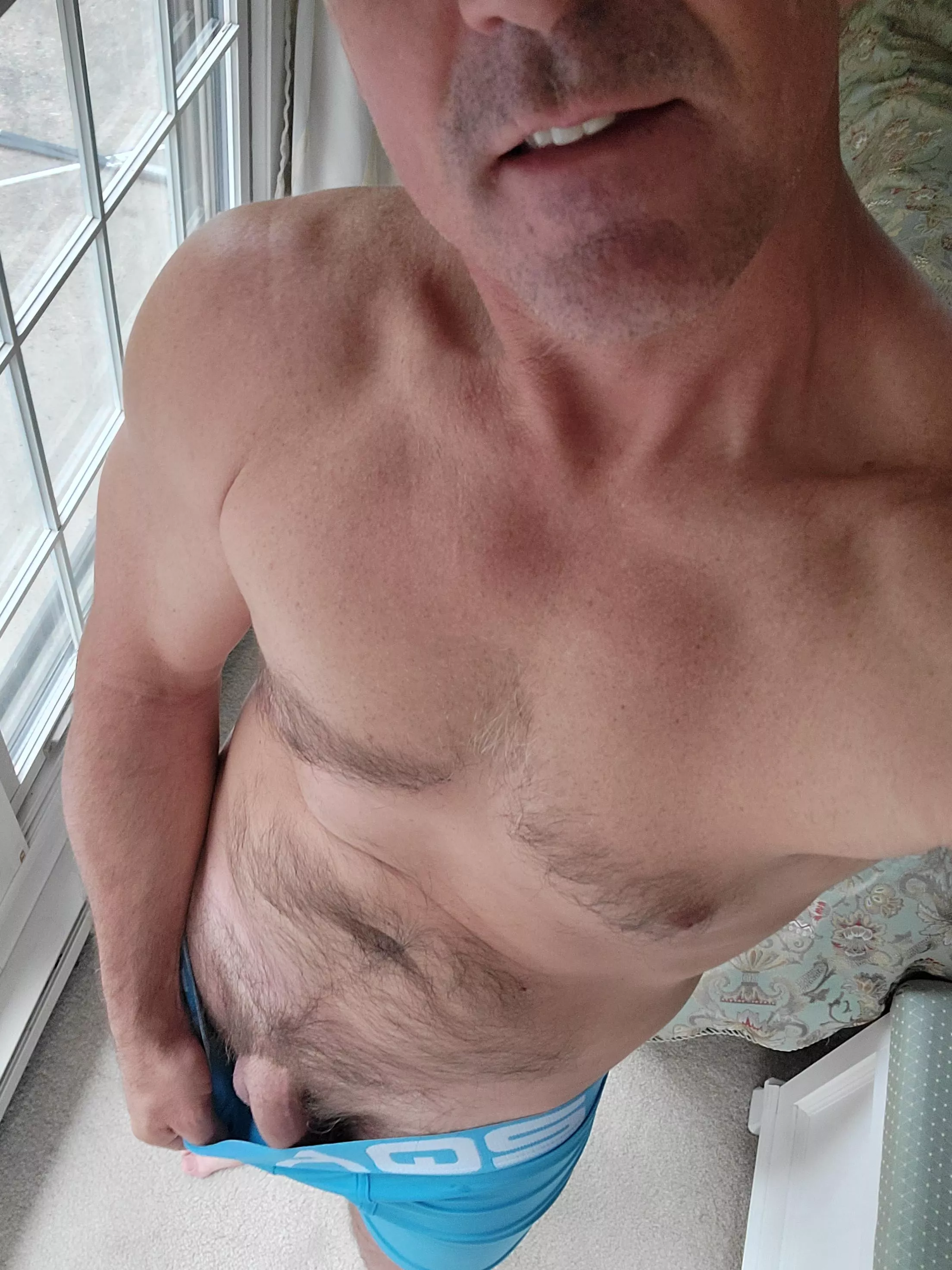 Come give Daddy a hand (50)