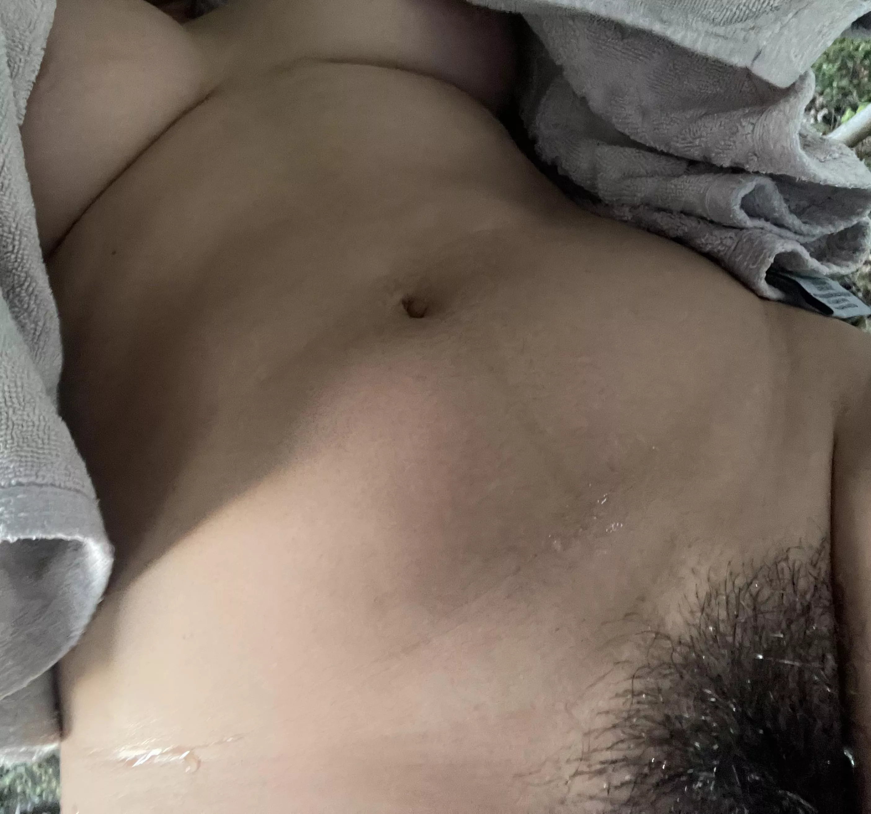 Cum touch my wet bush and make it even wetter babe;)