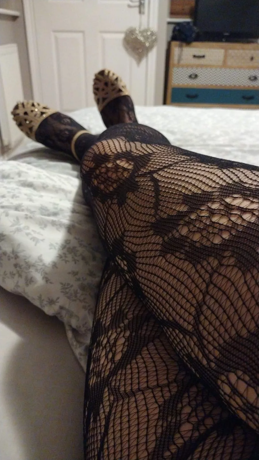 Do the Shoes go well with them? OC