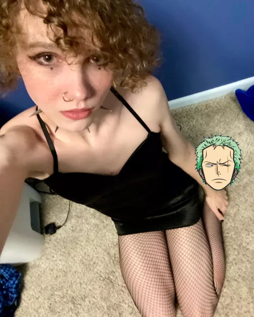 Does this angle make me look good? I can’t quite tell… and wai- how did Zoro get here!?