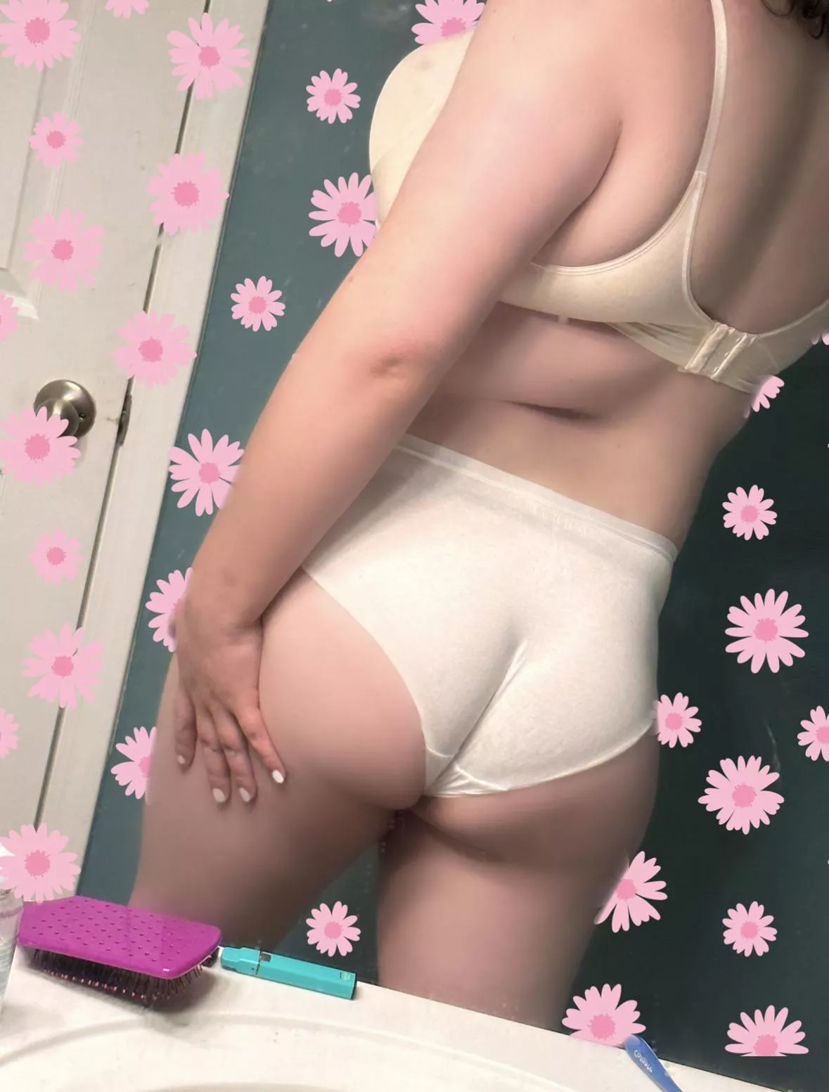 Going on my first grindr date soon☺️