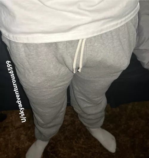 Grab my bulge with your mouth