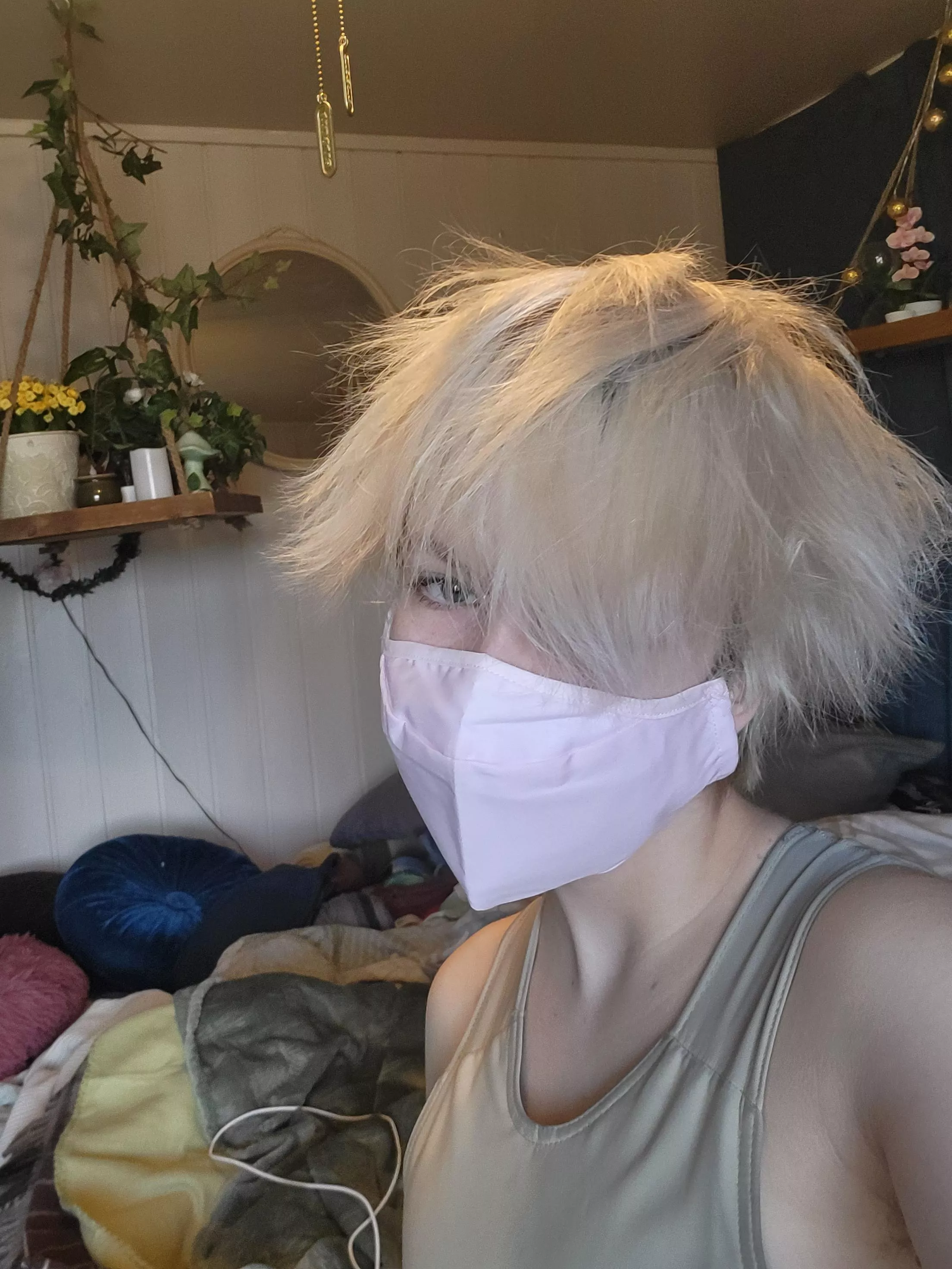 I bleach my hair, it has given me so much volume that my hair defies the definition of gravity. I felt cute with my fluffy hair so I had to share