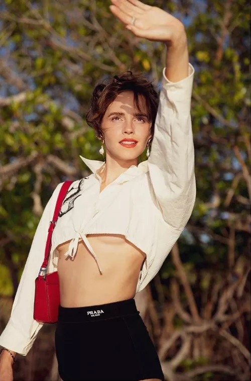 I can't be the only one here who wants to see Emma Watson take a thick bbc.