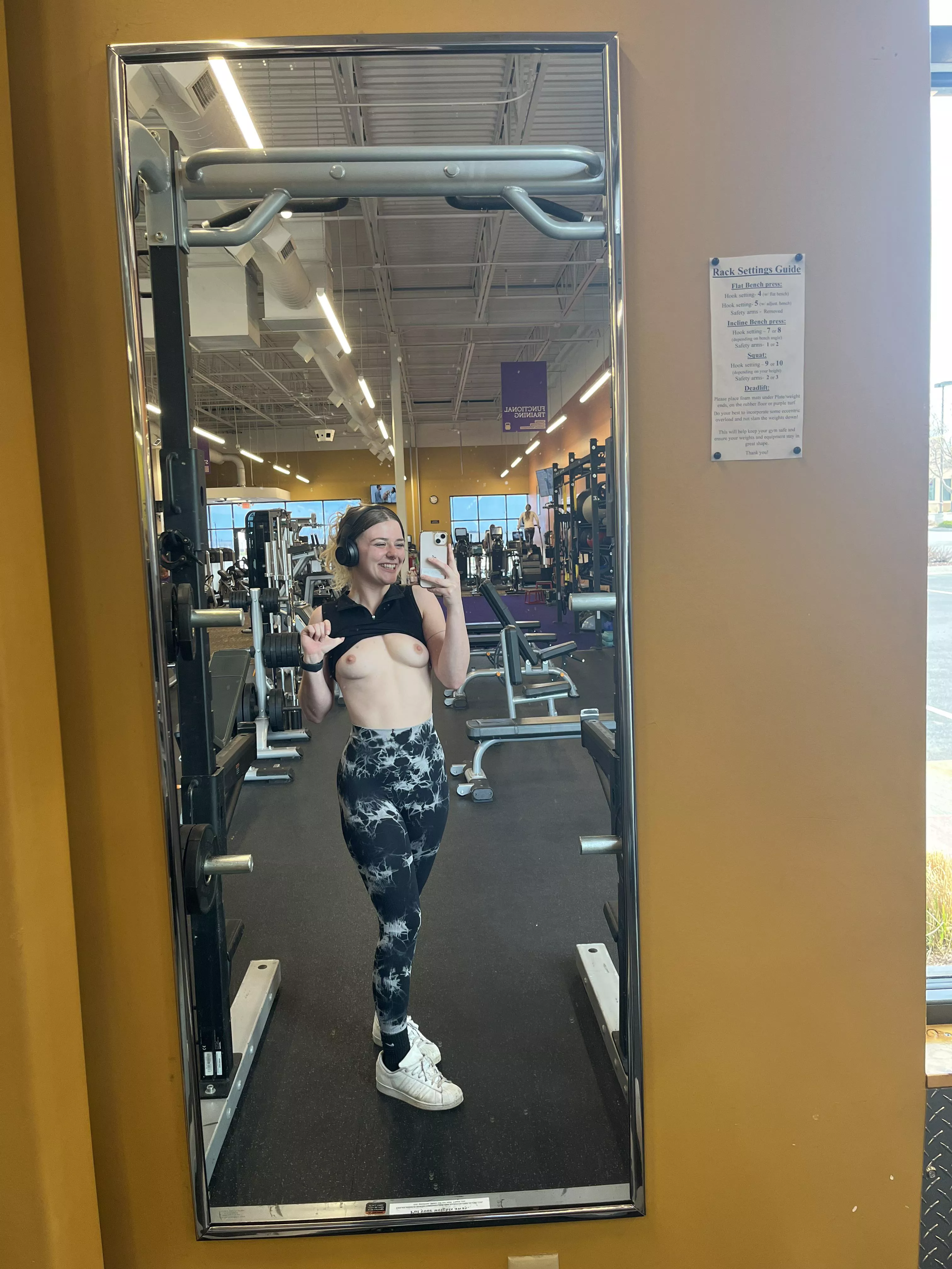 I don’t mind giving the boys some motivation in the gym (;