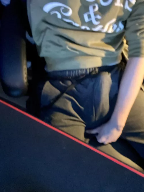 It pulses when I’m gaming with the homies