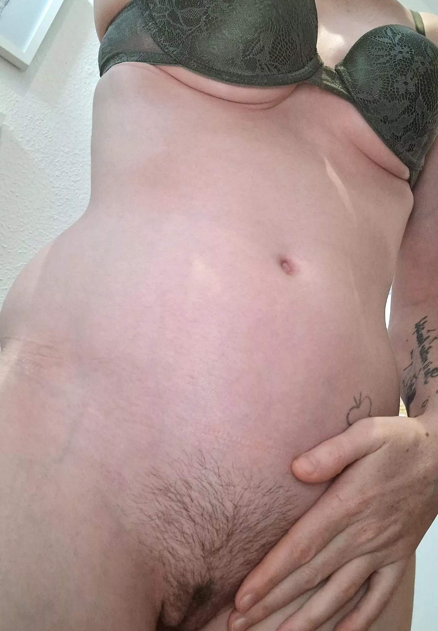 Look how hairy my pussy is getting now!