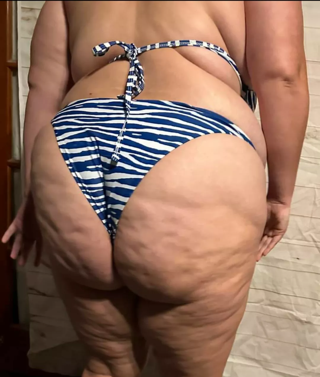 Love feeling all the eyes on my ass when I wear this! 😍