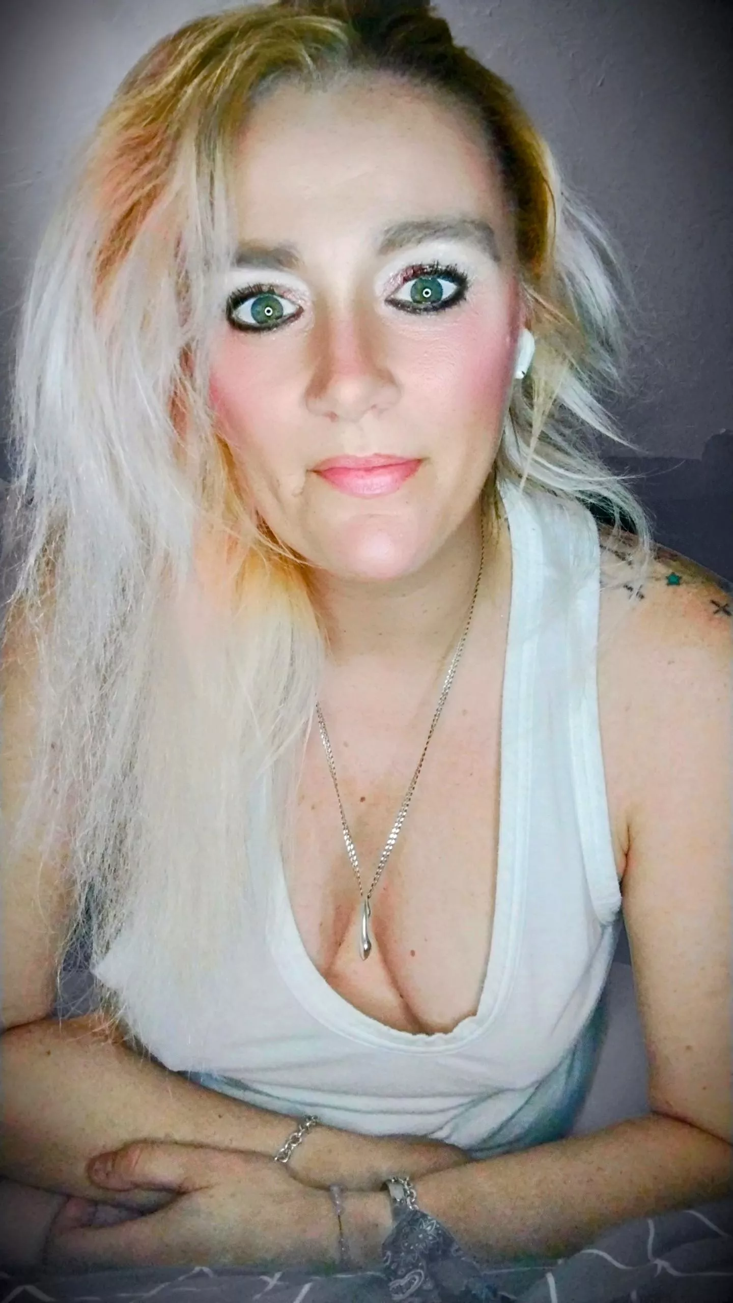 No bra needed. Let me hang.