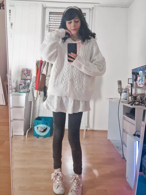 Rate this outfit from 1-10? :3