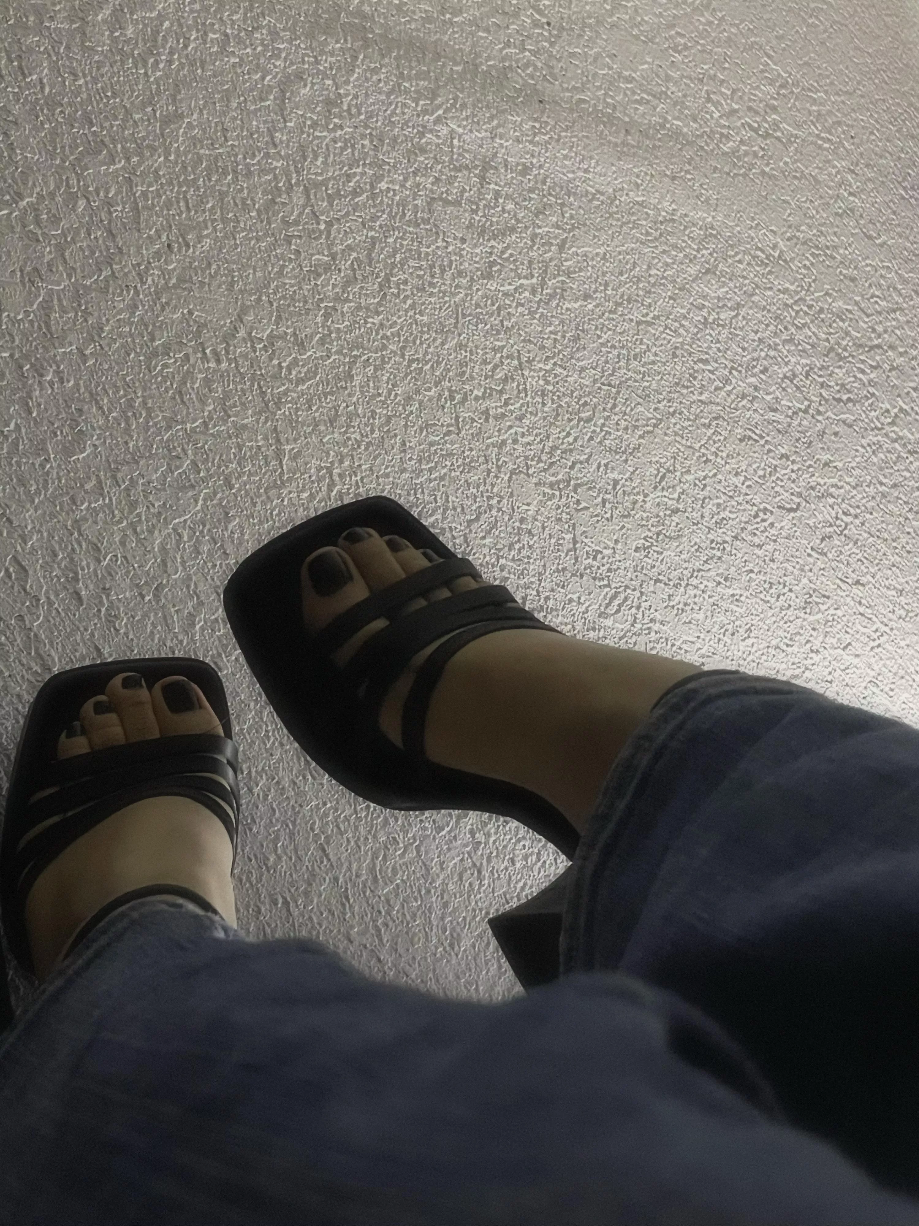 steve madden disco black satin heels (: