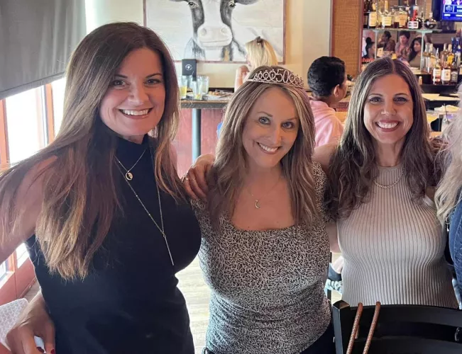 These moms age like fine wine!