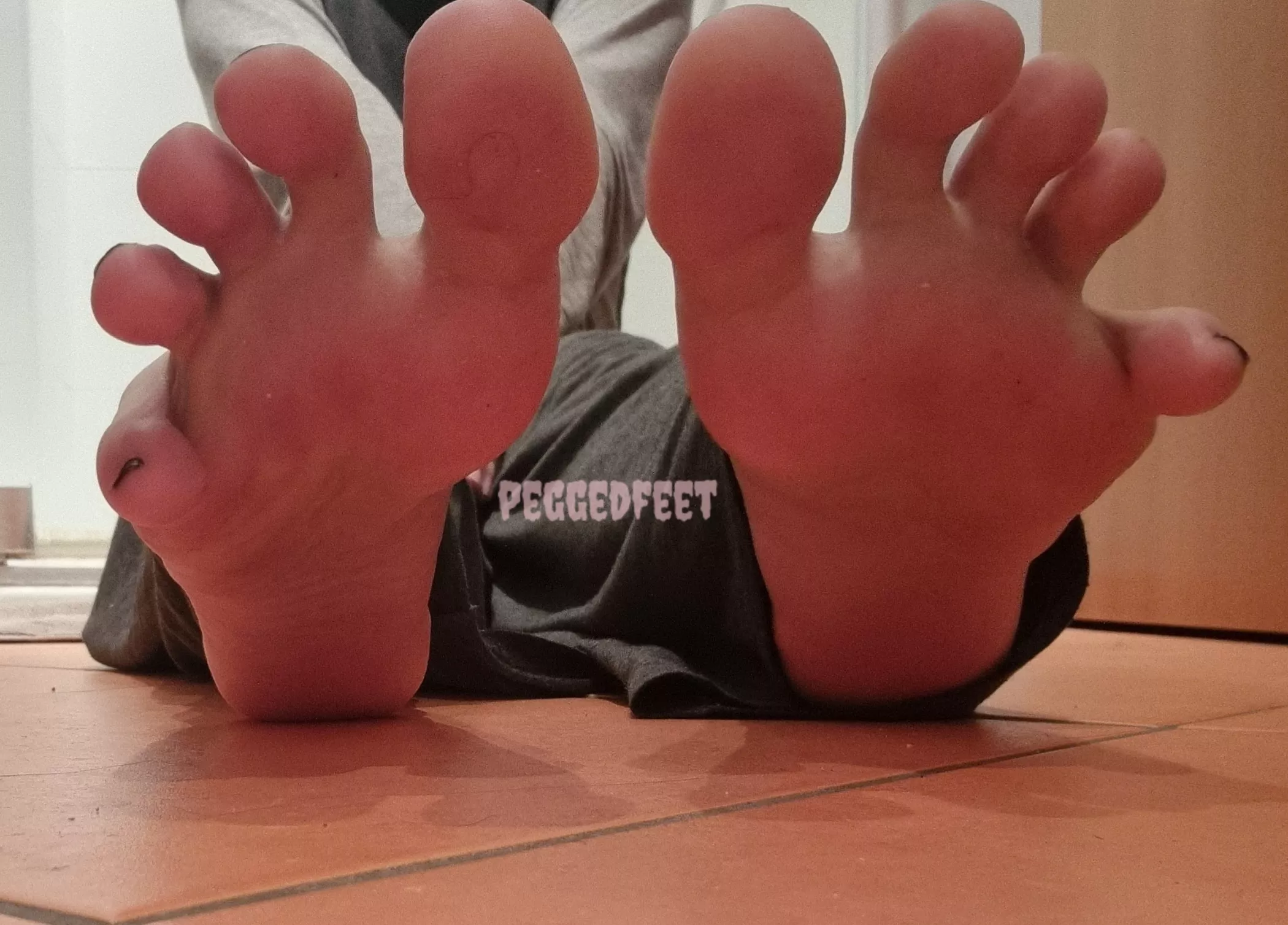 Weekly scheduled femboy feet for fridays 🖤