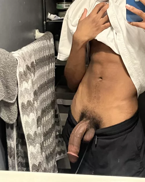 Who wants to suck my high schooler dick after school 😦