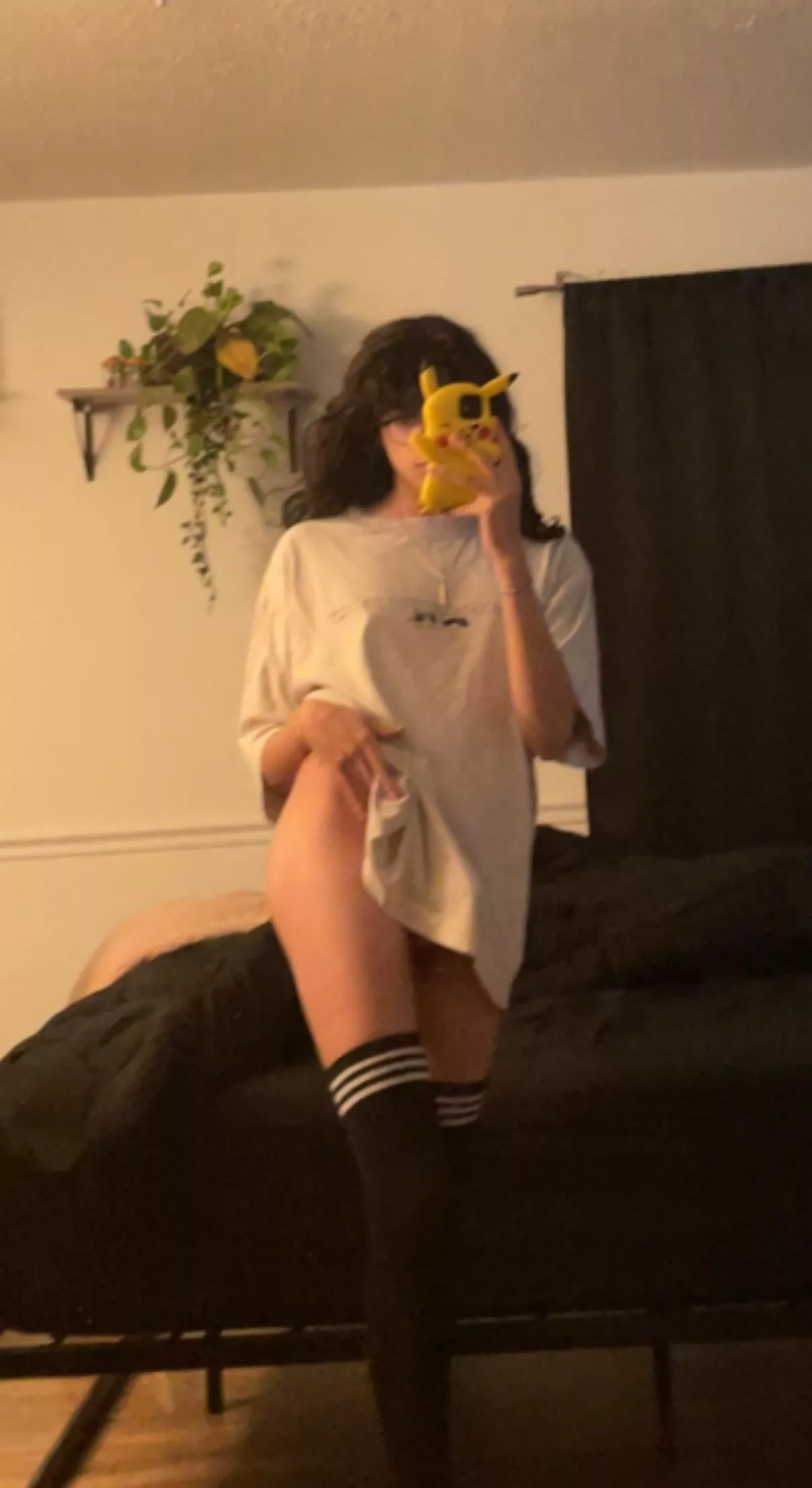 Wish I had a jock bf who I could scratch their back when we cuddle 🥺