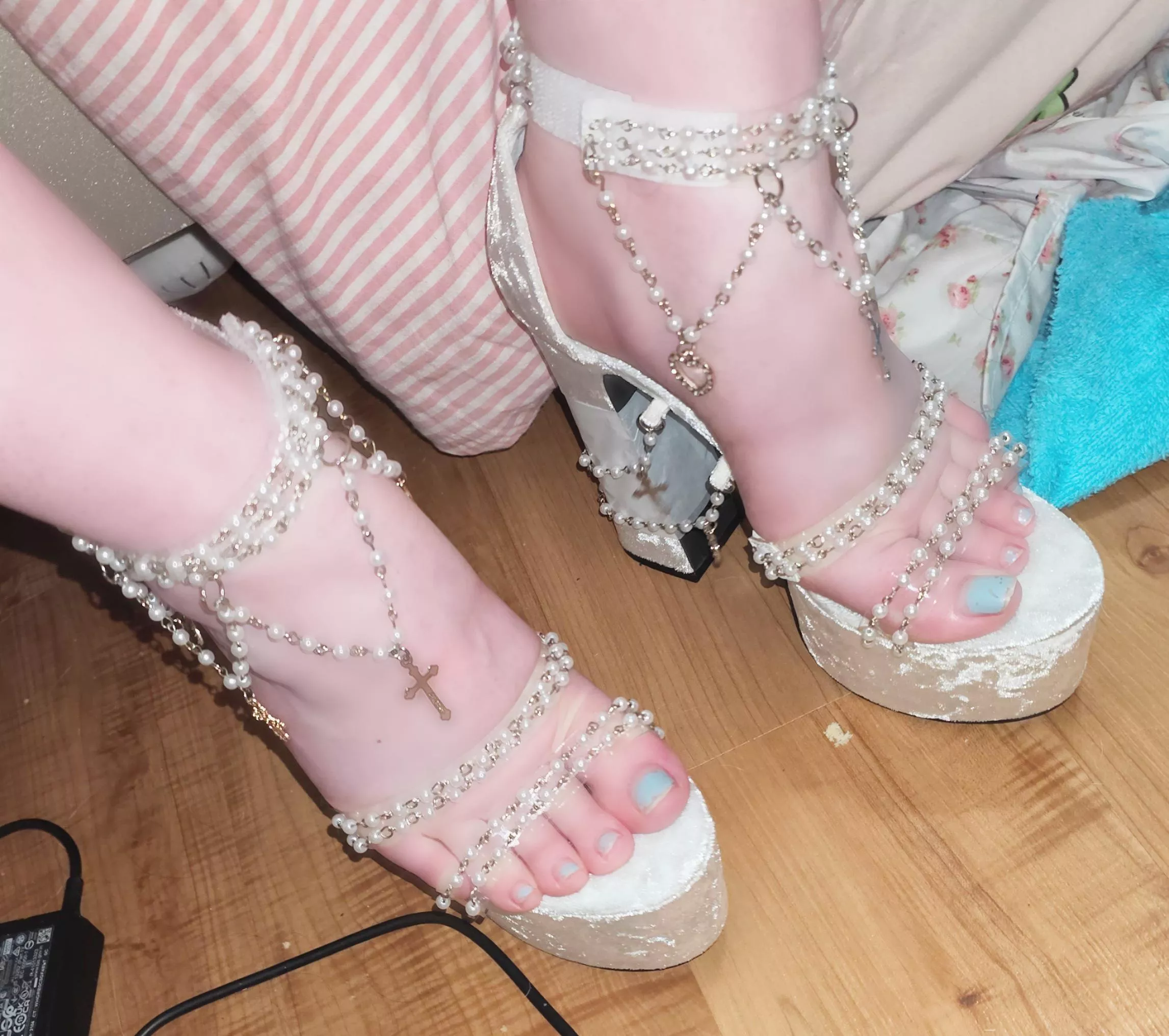 19f my first pair of high heels!!