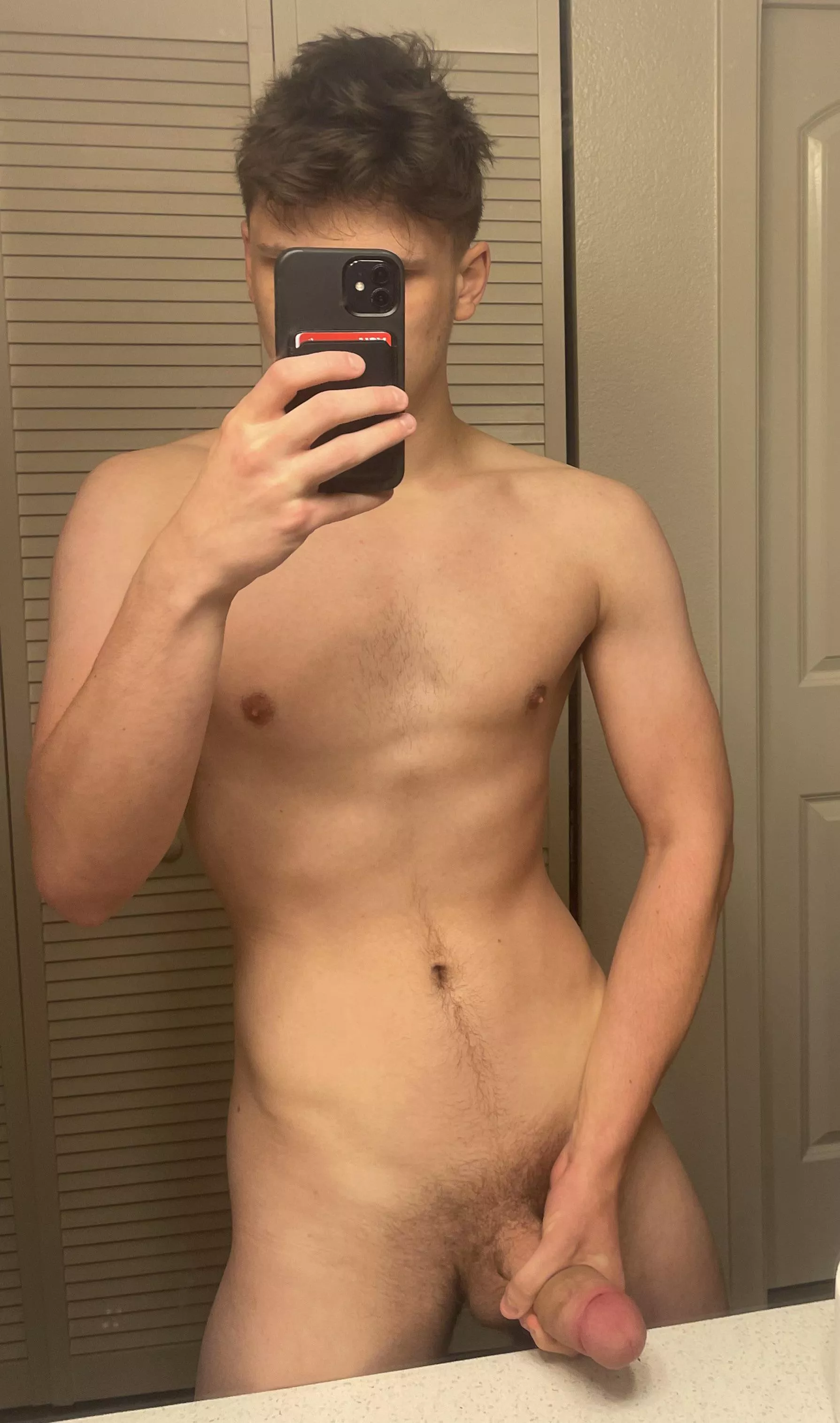 22 Bi curious. Fit bros and twinks hmu. Face +++ Louie_tropi2021