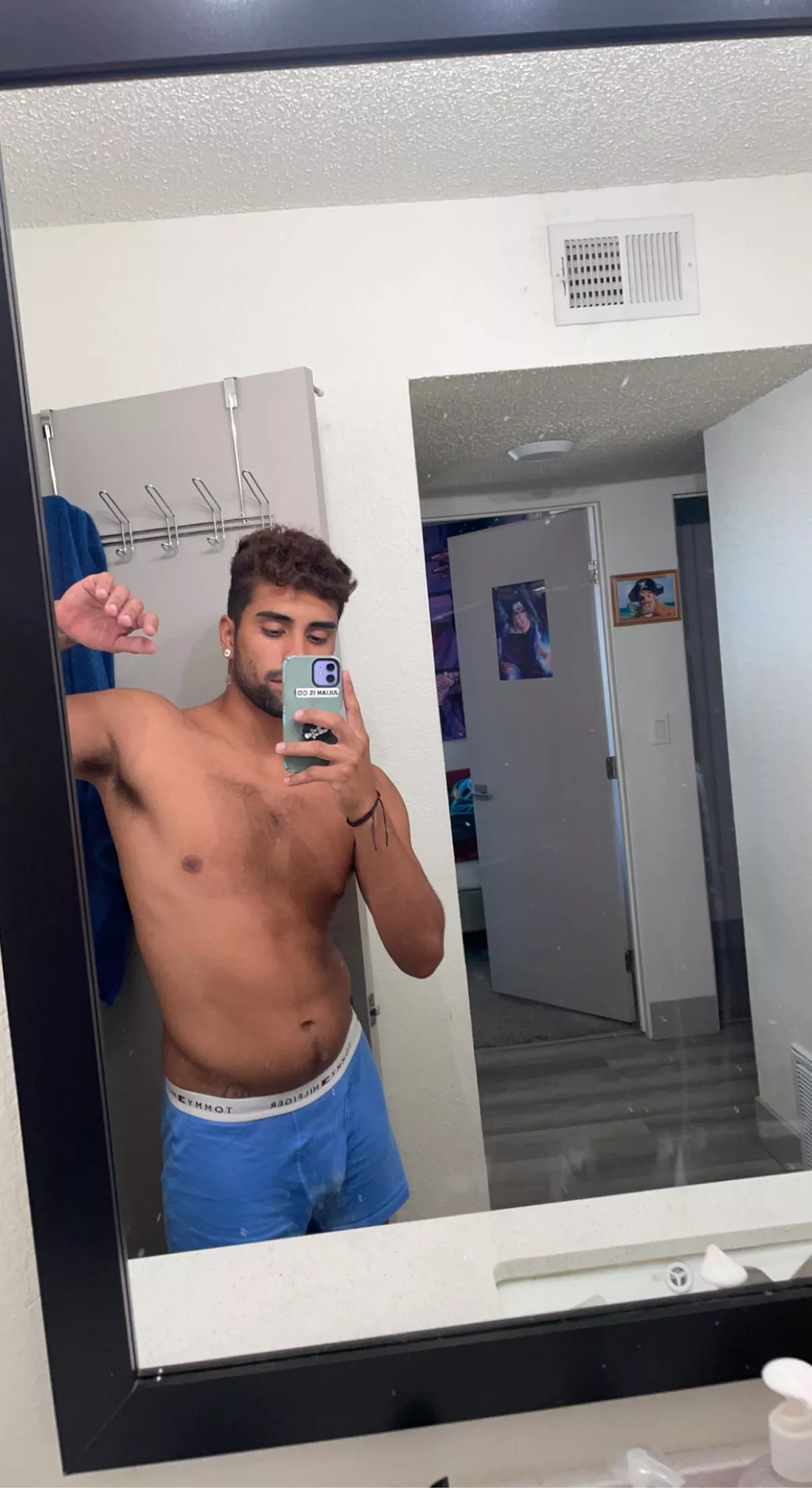 (23) new here😉😋