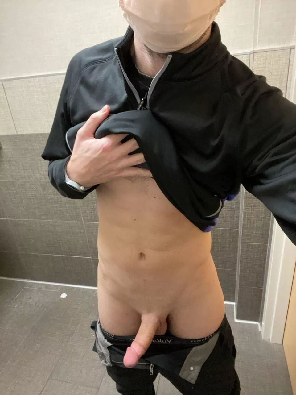 32, M, Bull, seattle