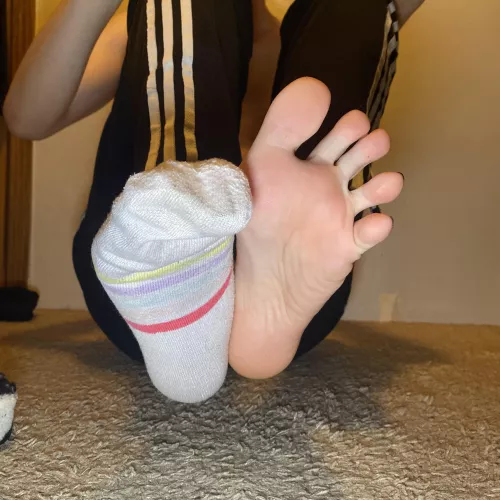 airing my toes out after work 😌
