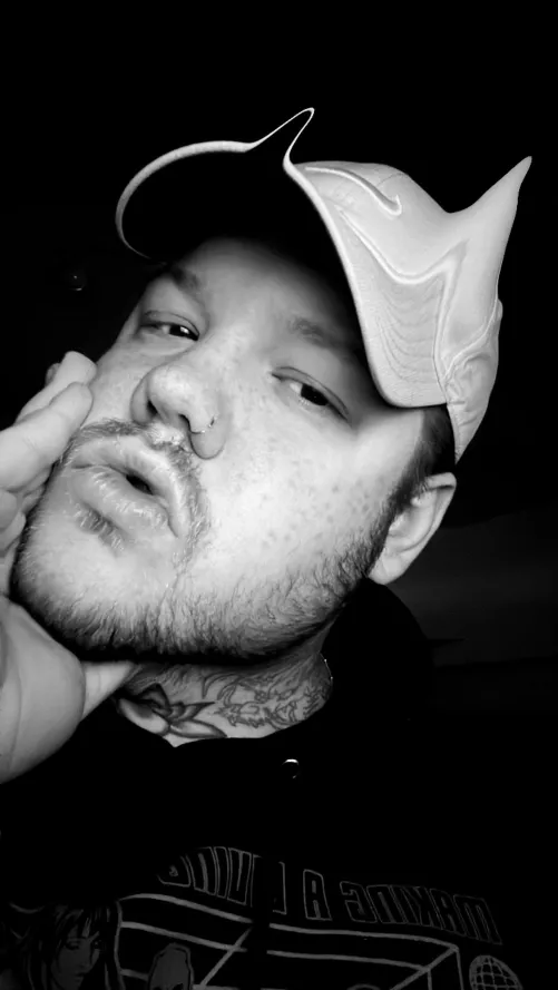 Any hotties play Valorant?