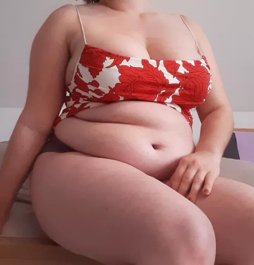 Anyone like cumming on belly rolls?