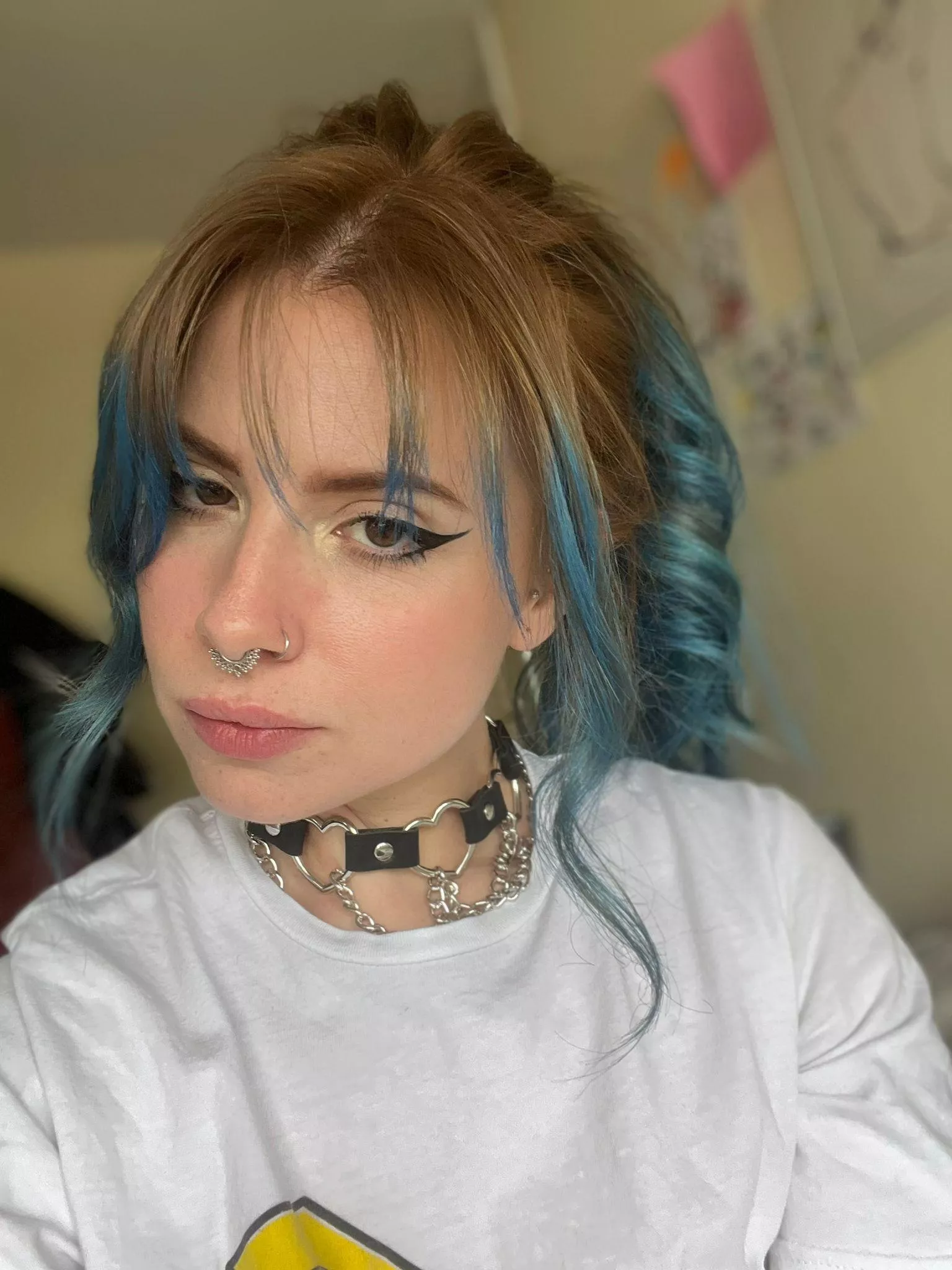 E-girl IUTR