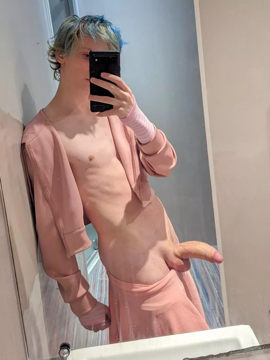 Femboy cock 👀