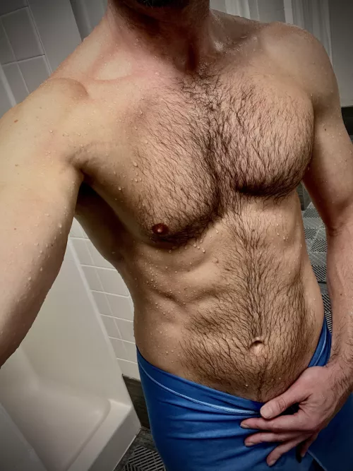Fresh out of the shower and didn’t trim 😉