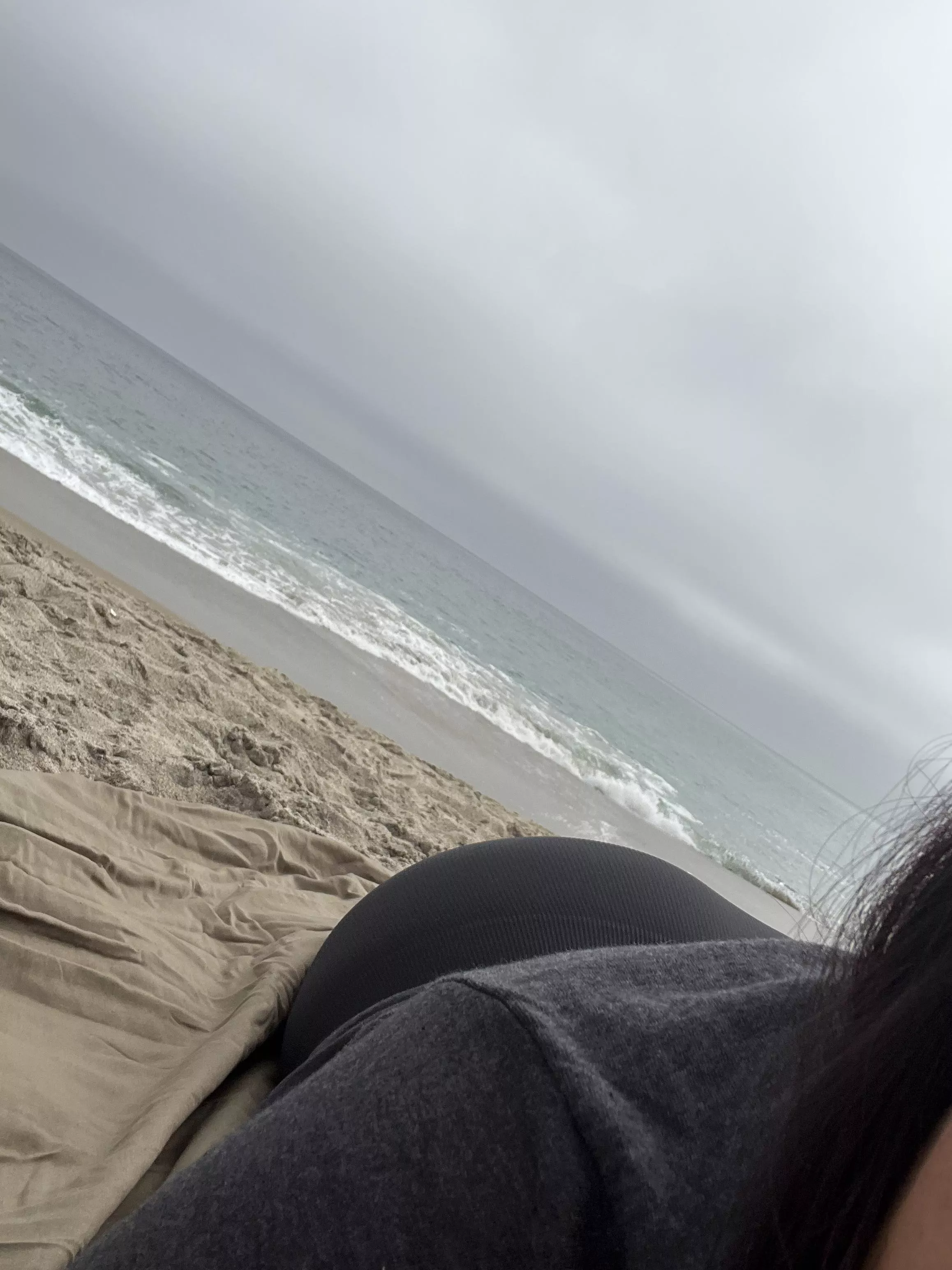 Gloomy days 🍑 🌊