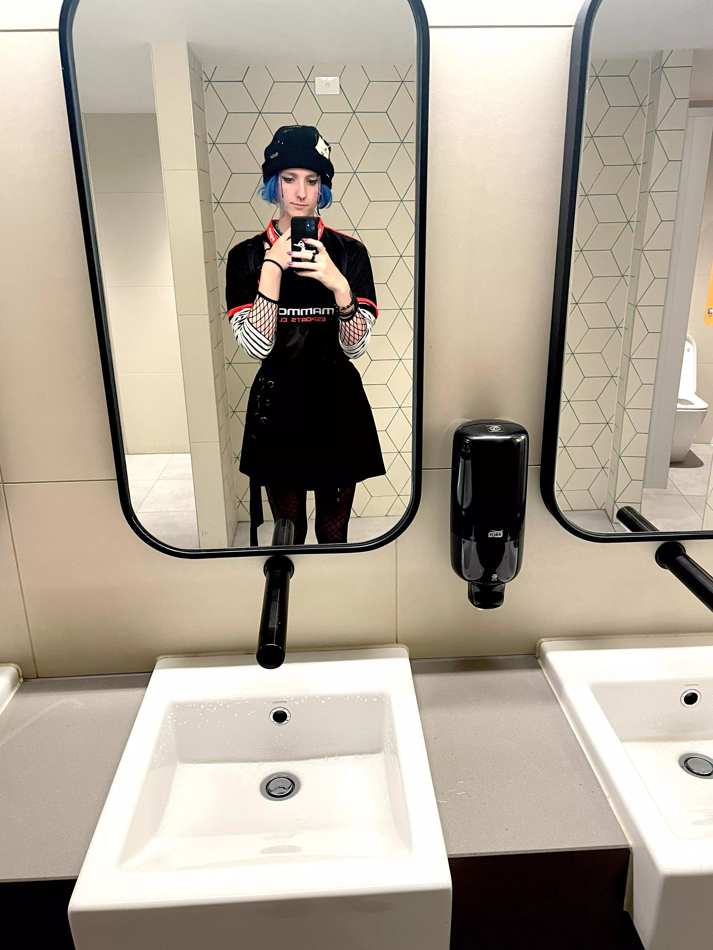 Going out in public dressed casual fem feels so good!