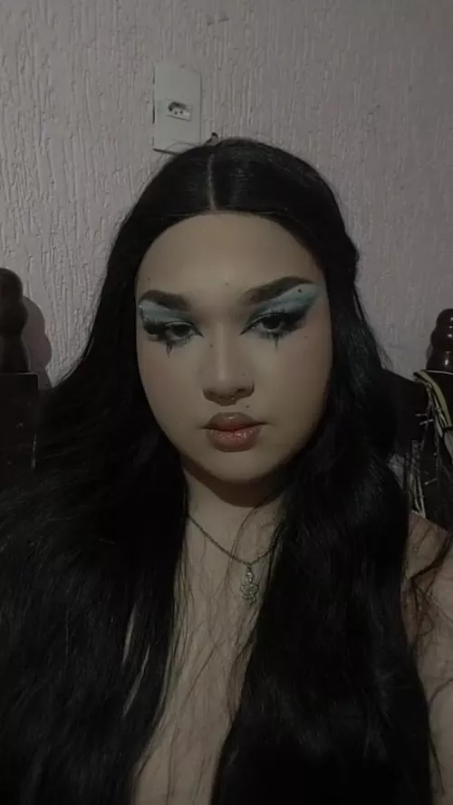 Hey yall, im alma, do i look good?