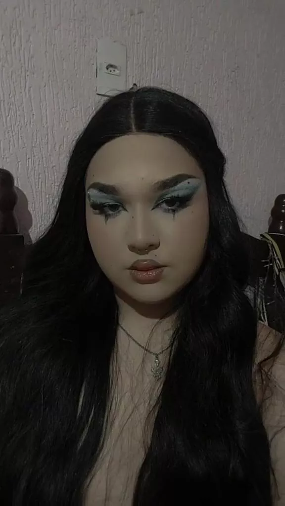 Hey yall, im alma, do i look good?