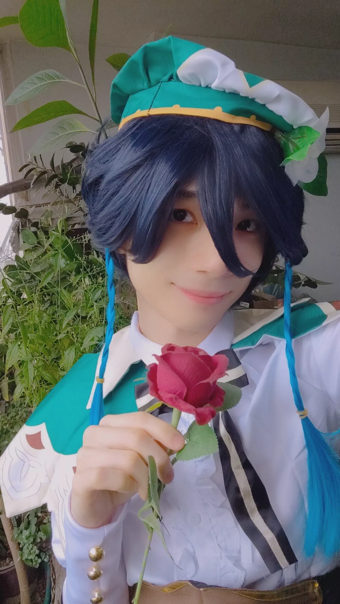 I feel very happy, I had been wanting to cosplay as Venti for a long time and I finally got to do it 💖🍃