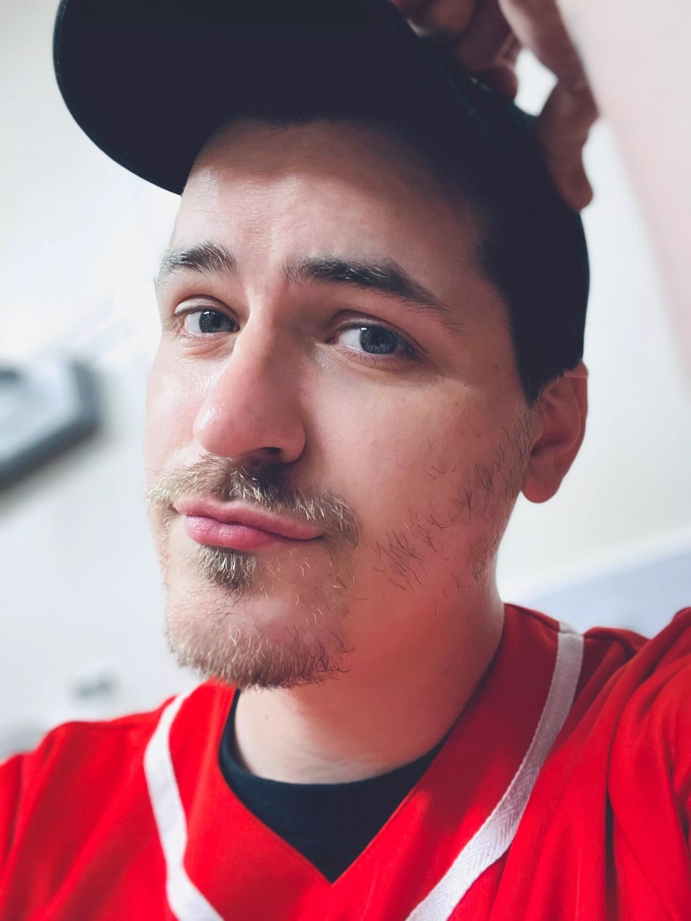 I guess I’m keeping the scruff 🐺