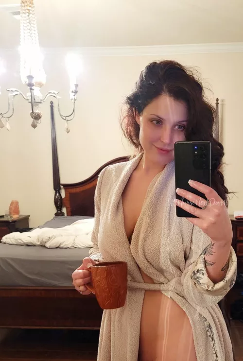 I know I'm not naked or in lingerie here, but I felt cute after waking up haha