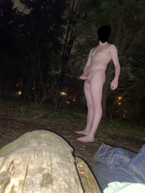 I love exposing myself in the forest, feel free to dm to ask for your own nudes next time I go out