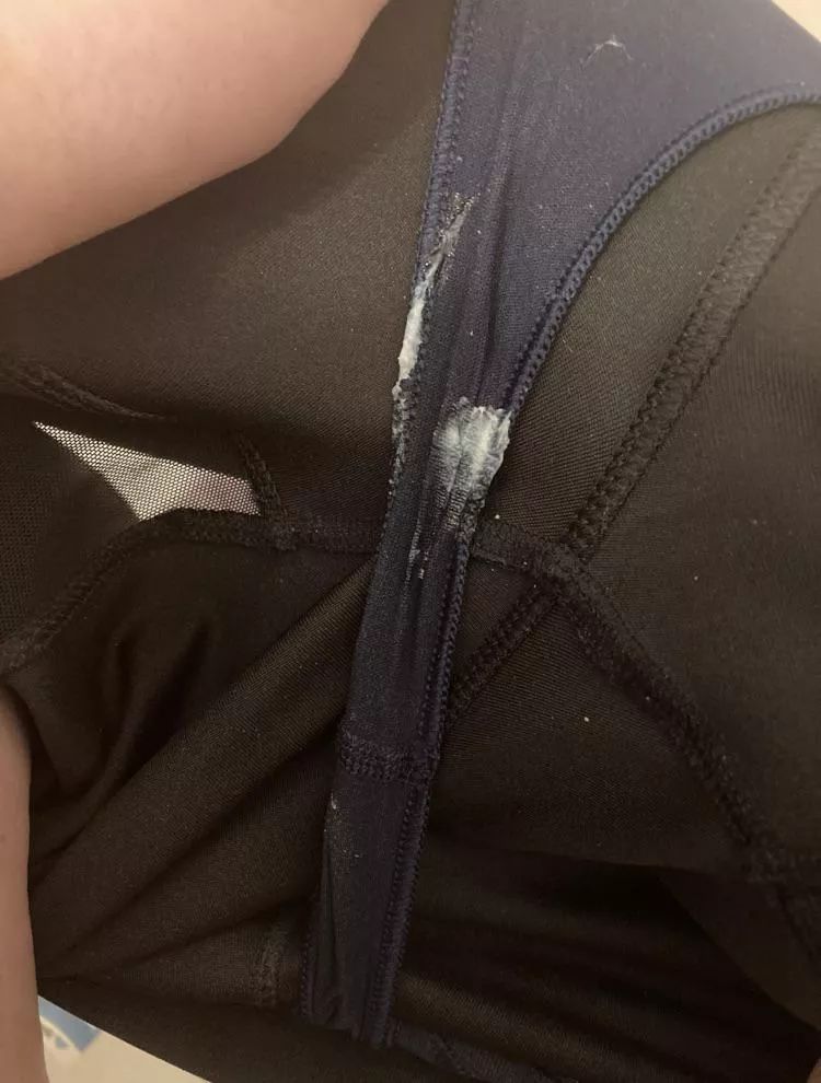 I love wearing dark panties cuz it makes the white look so much better 😅