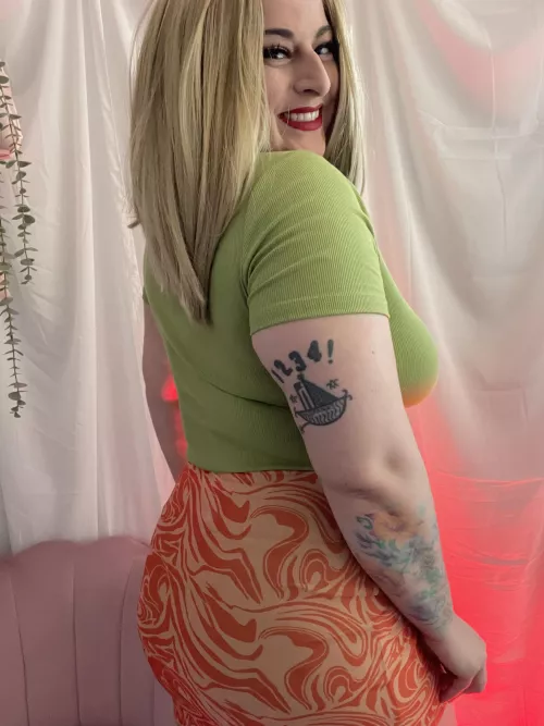 If you can guess who this cosplay is of I’ll love you forever.