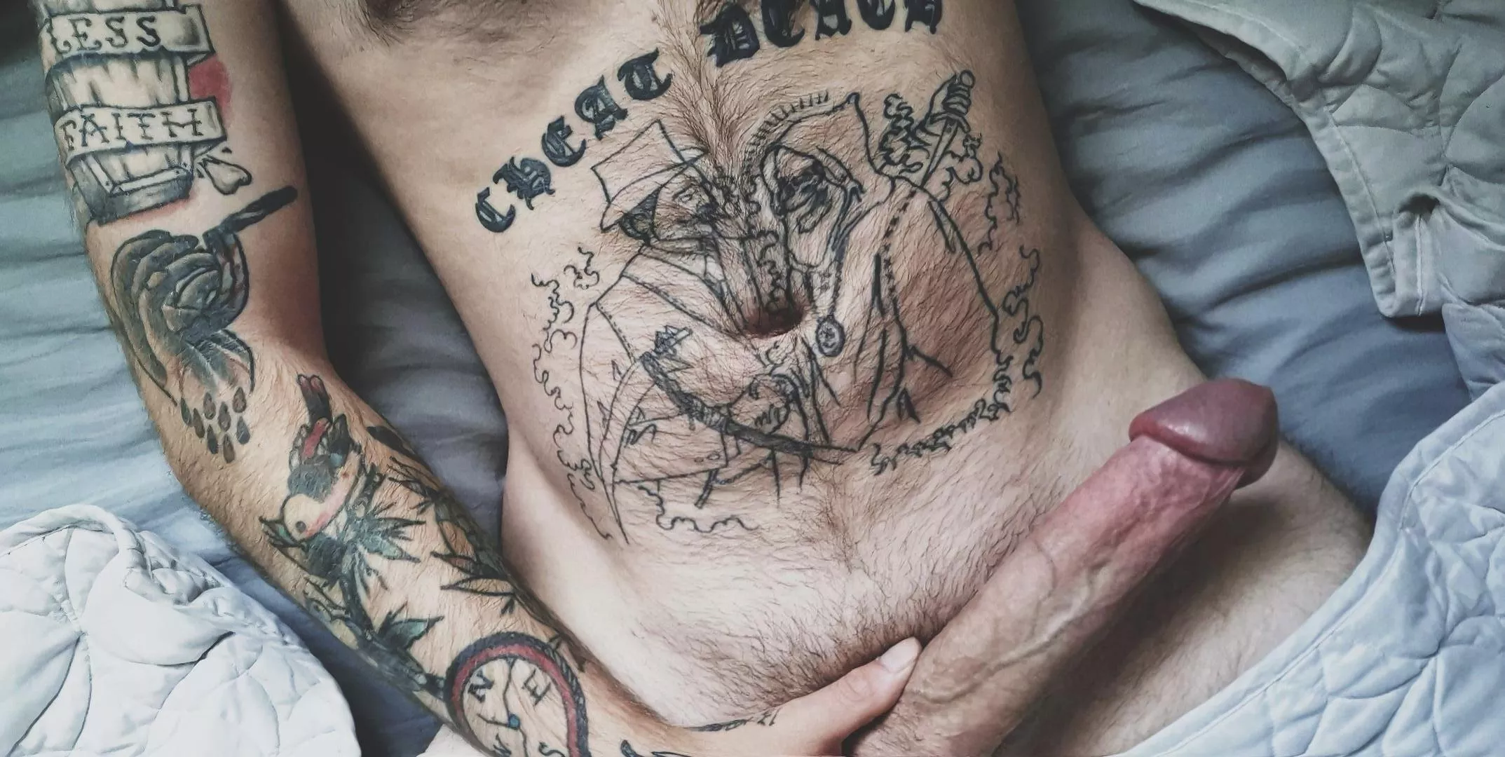 It’s my birthday, I want my cock sucked as a present 😈