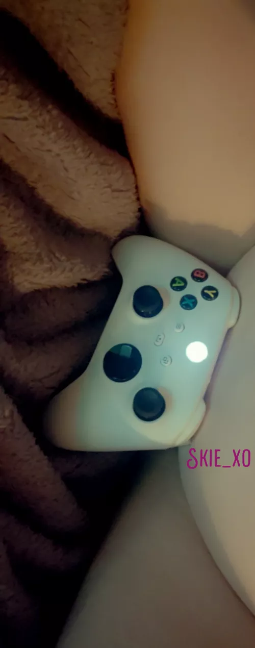 Just a lil naked gaming on a Friday night 😏